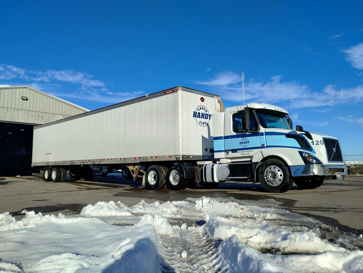 Handy Truck Line dry van semi truck and trailer